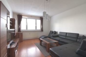 VIDEO: Renovated 3-bedroom apartment with a balcony, Klokočina, Nitra